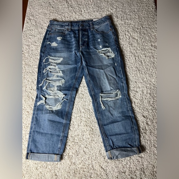 Women’s Size 8 Short Distressed Tomgirl Jeans NWT - Picture 1 of 11
